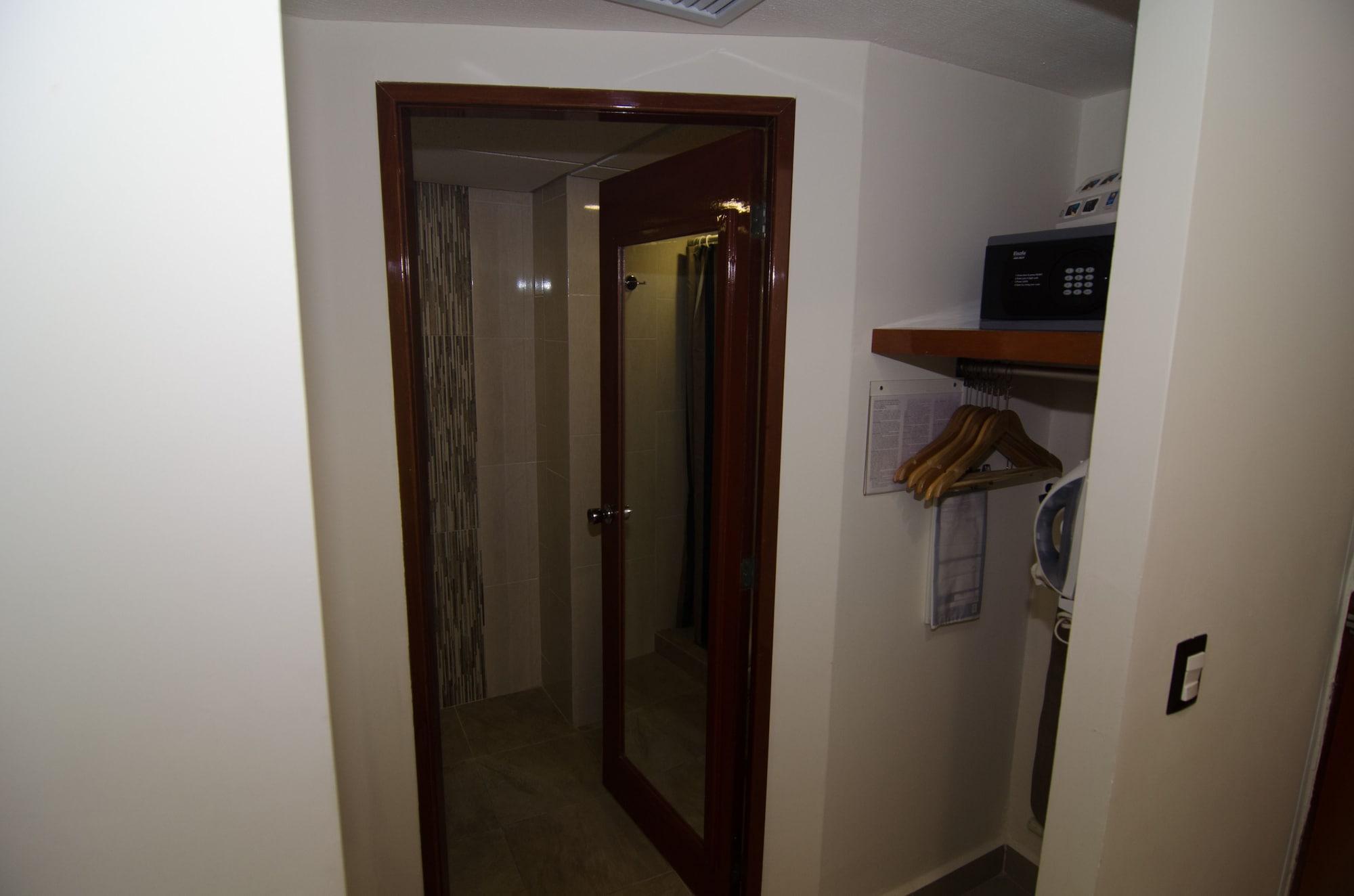 ורקרוז Hotel Hostal De Cortes מראה חיצוני תמונה
