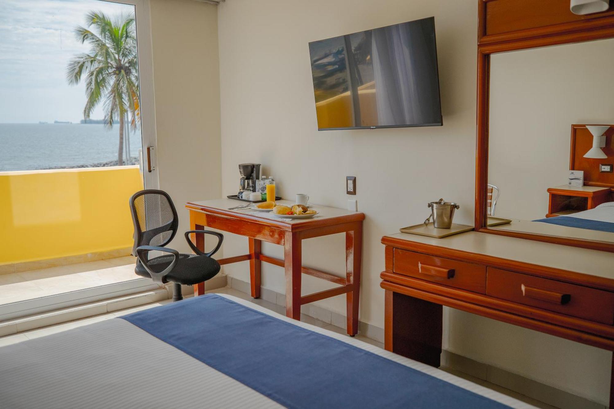 ורקרוז Hotel Hostal De Cortes מראה חיצוני תמונה